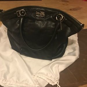 Coach everyday bag. Full zipper closure